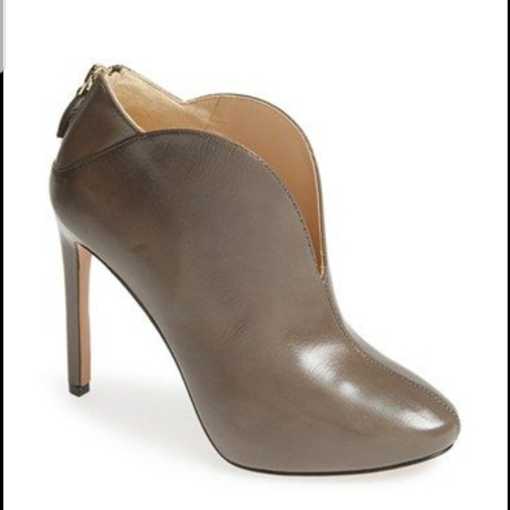 Nine West Nero ankle booties